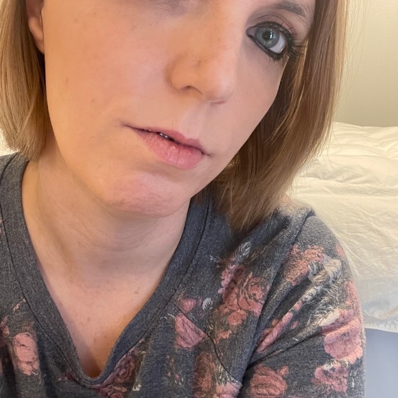 Meet your Posher, Jessica - Picture 1 of 1